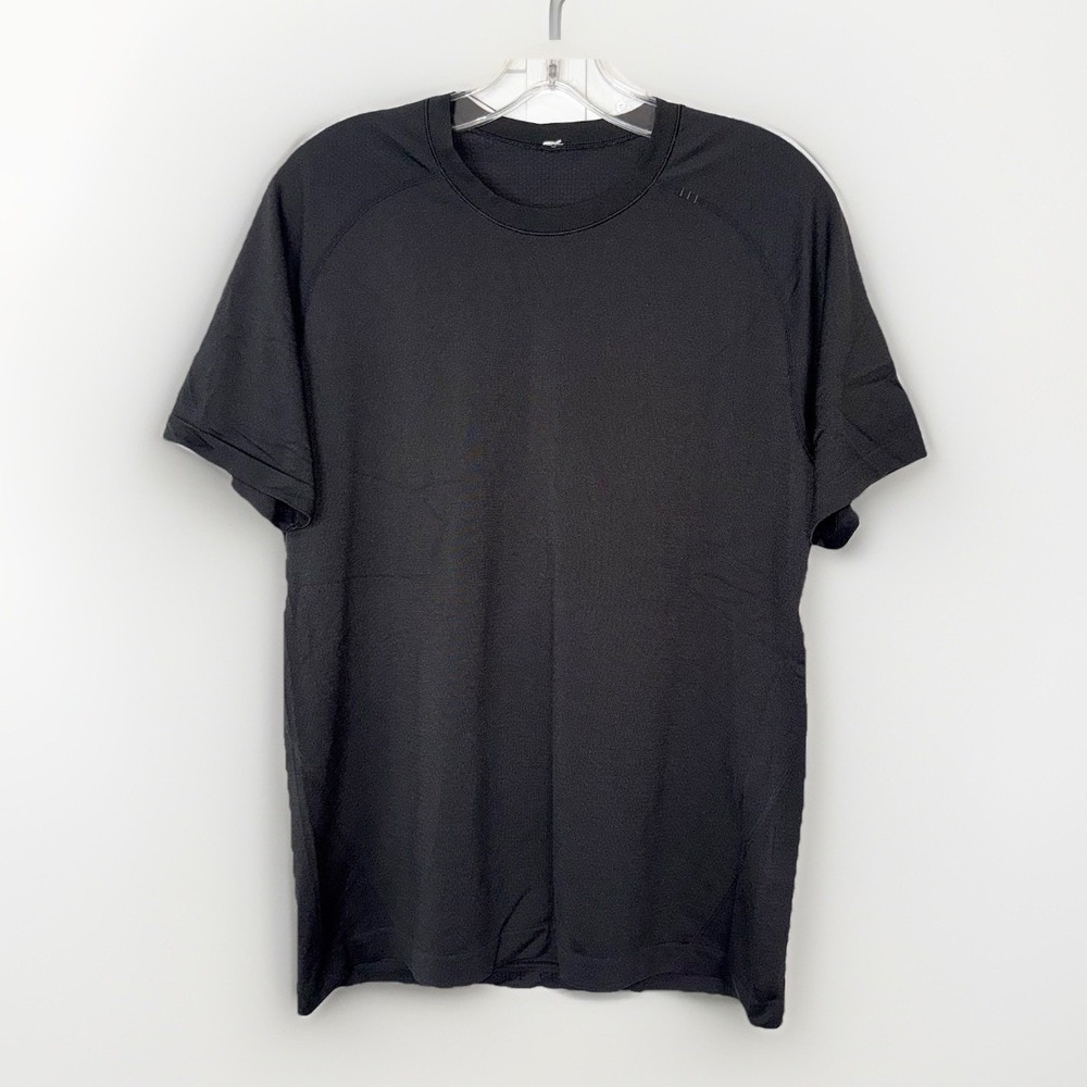 Lululemon Metal Vent Tech Shirt Mens Medium Black Short Sleeve Athletic Tee